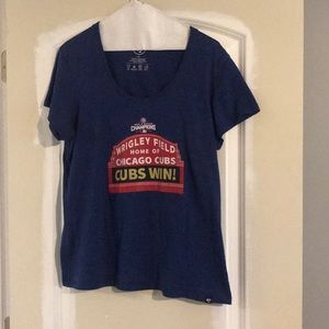 SOLD🎉Chicago Cubs Wrigley Field Tshirt size Large